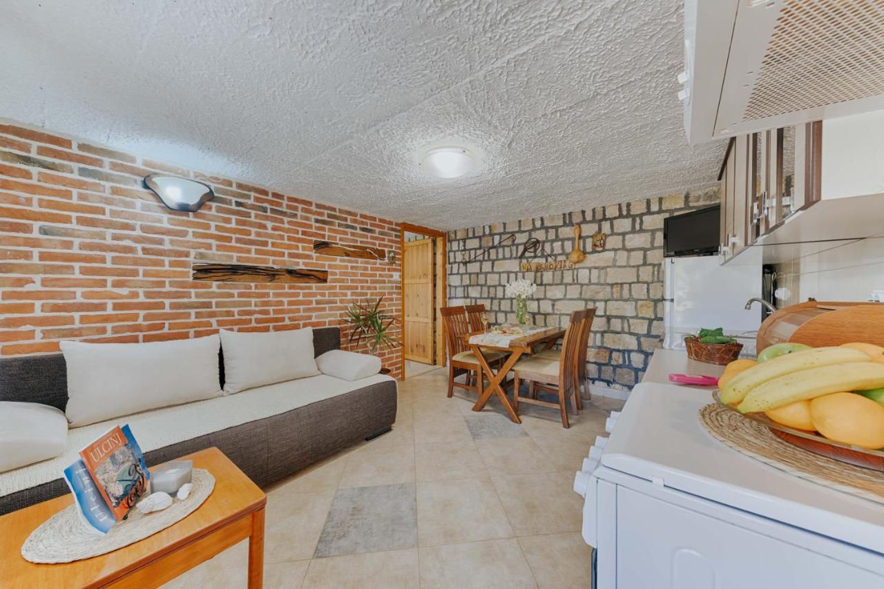 Markovic Village Apartments 乌尔齐尼 外观 照片